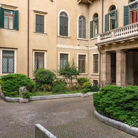 Апартаменты Antica Residenza Adua Верона Экстерьер фото